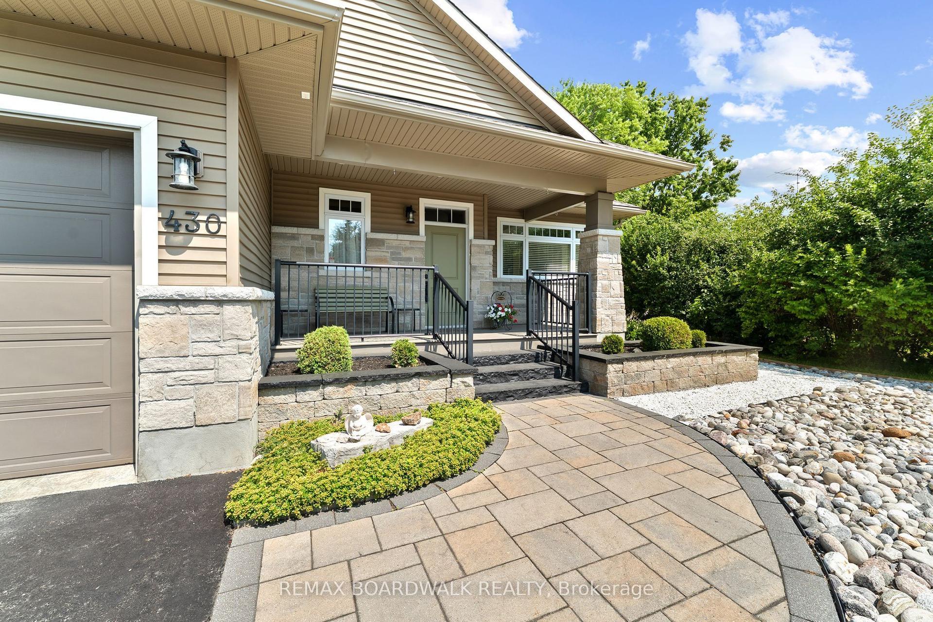 430 Main Street, North Dundas — Detached for sale, photo 1