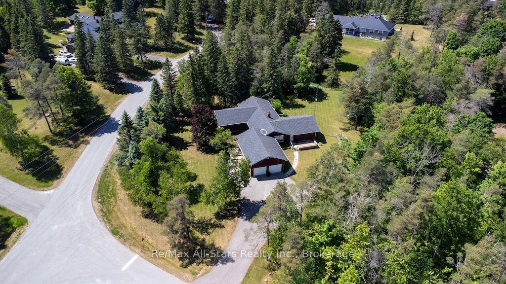 32 Forest Drive — photo 1
