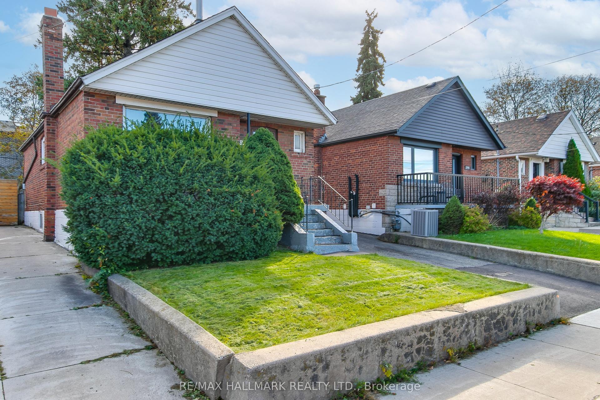 2797 St Clair Avenue E, Toronto — Detached for sale, photo 1