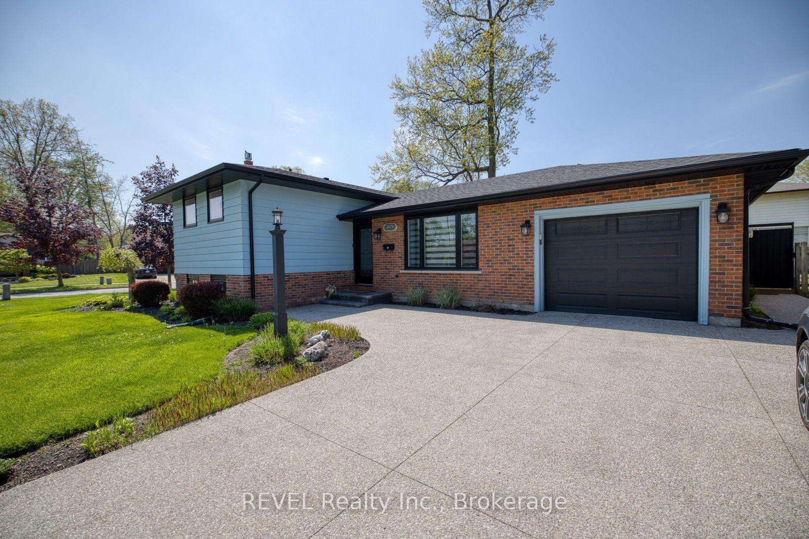 2675 Woodfield Avenue — photo 1