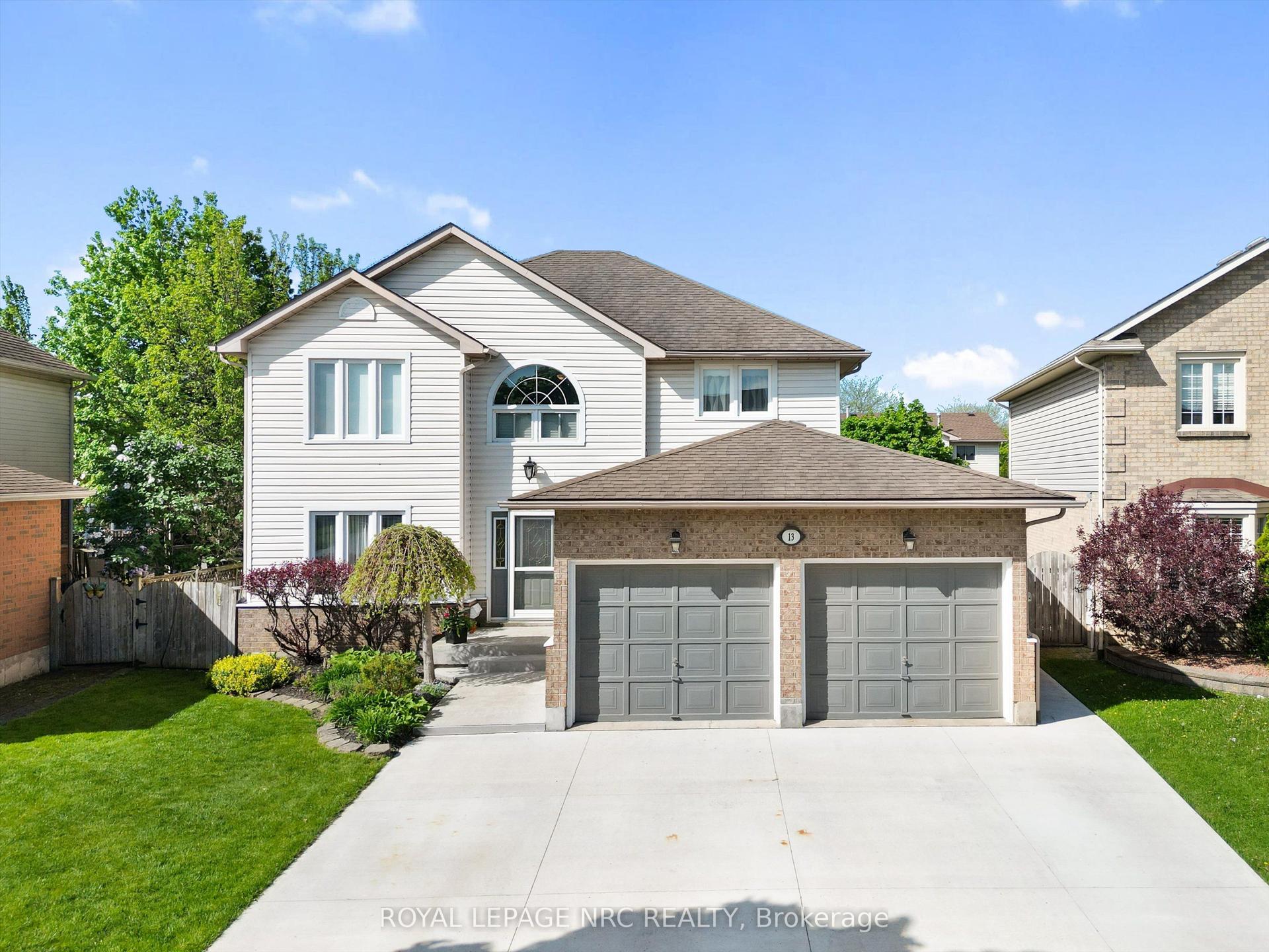 13 Crysler Crescent — photo 1