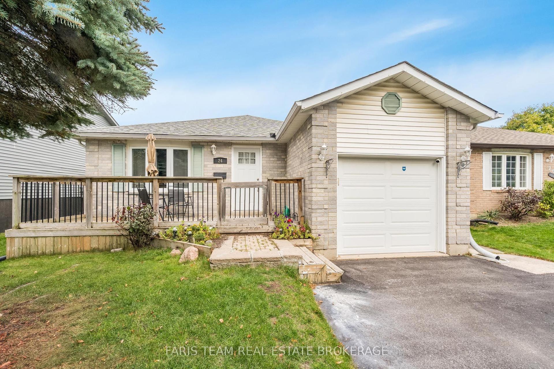 24 Laurie Crescent — photo 1