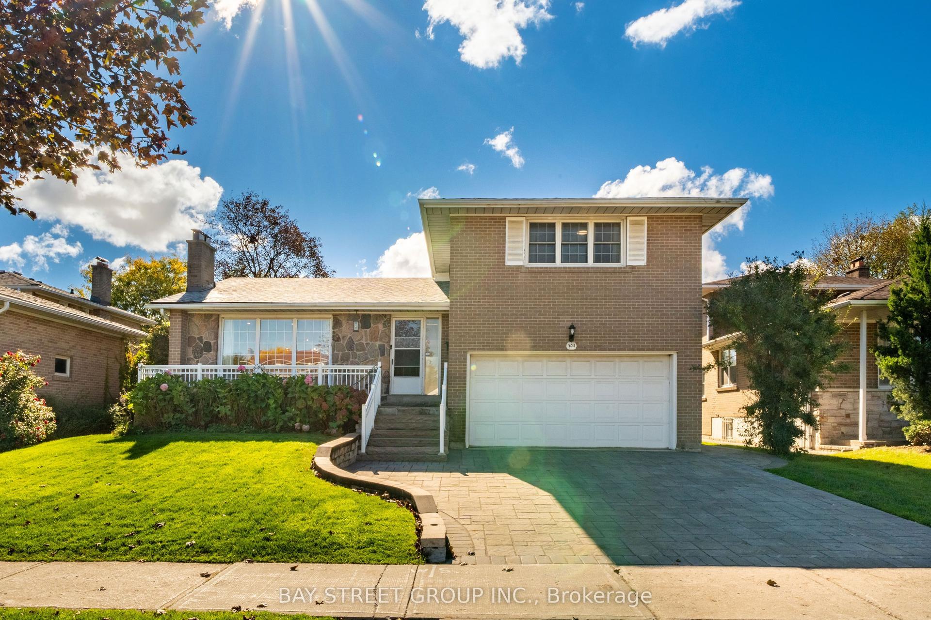 203 Cassandra Boulevard, Toronto — Detached for sale, photo 1