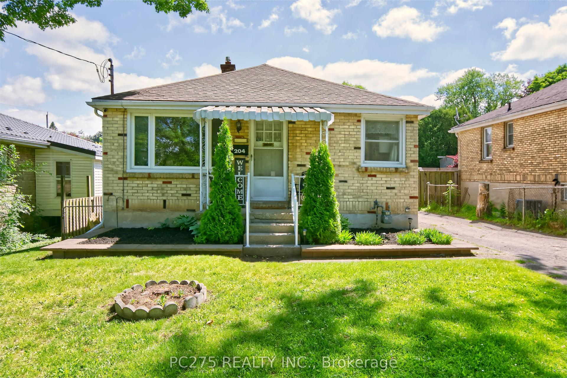 204 Taylor Street — photo 1