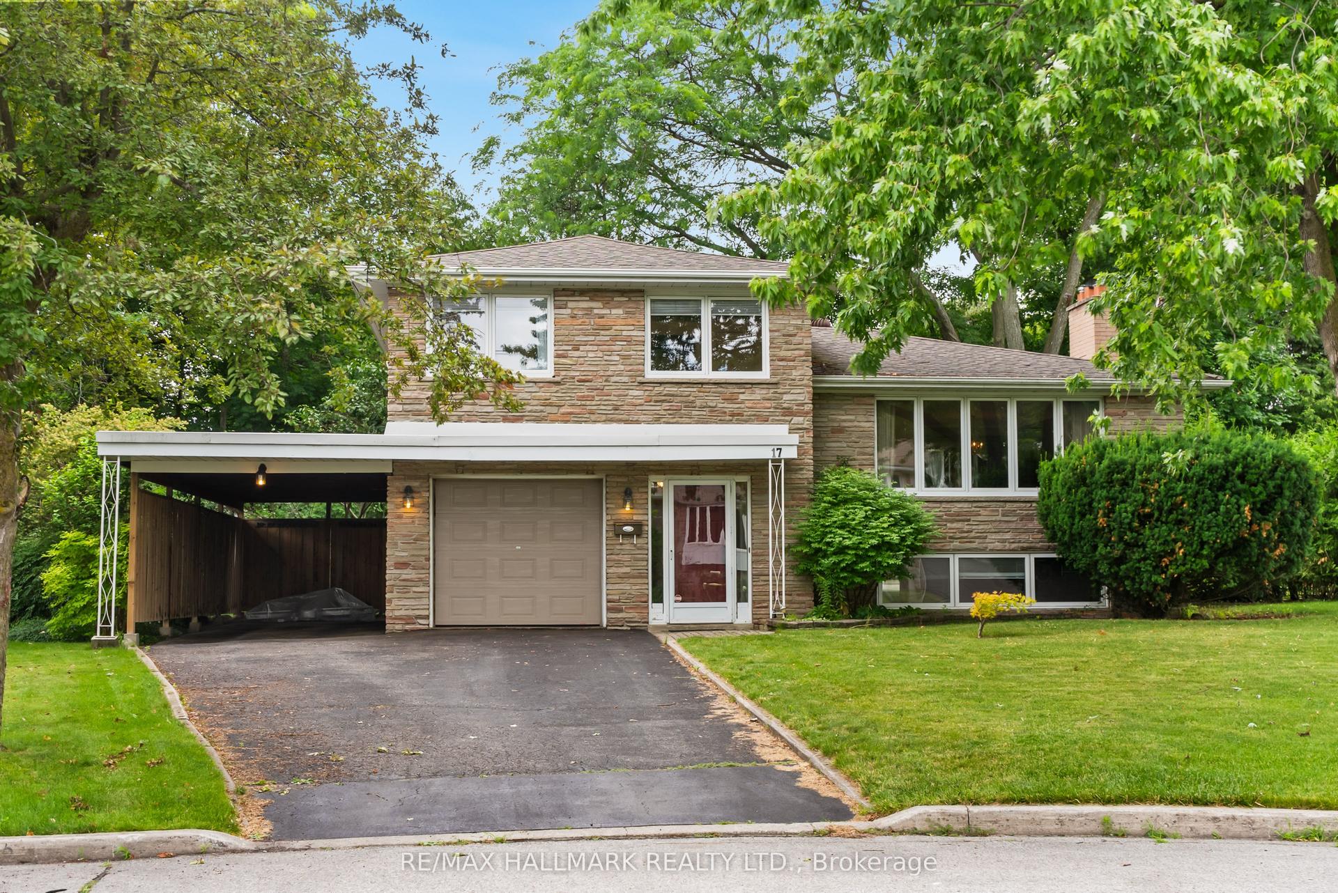 17 Greenyards Drive, Toronto — Detached for sale, photo 1