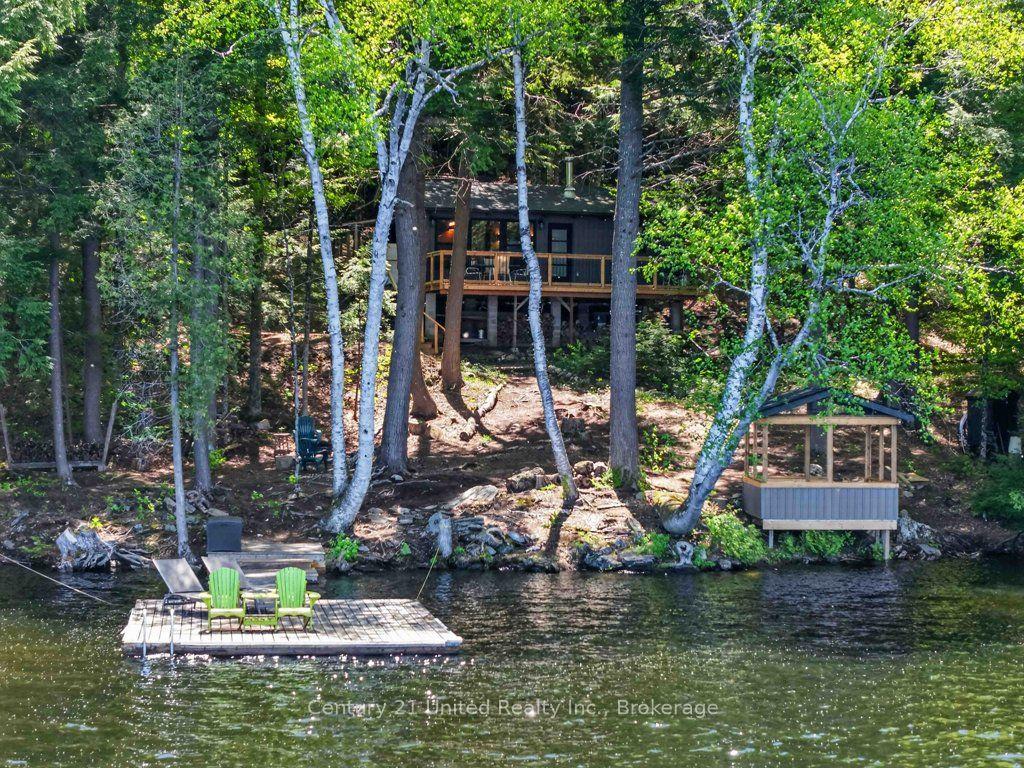 1233 Stinson Drive — photo 1