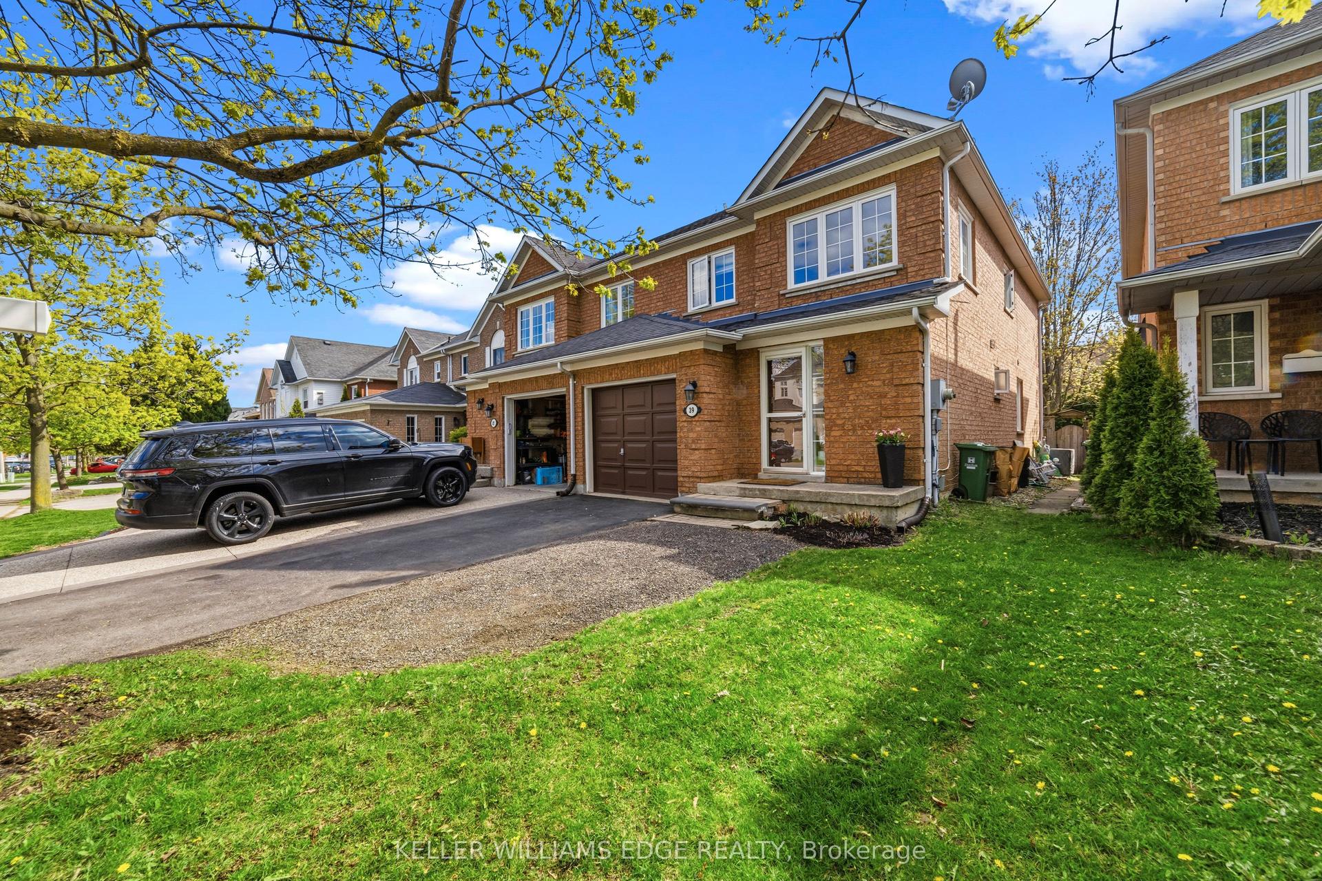 39 Harnesworth Crescent — photo 1
