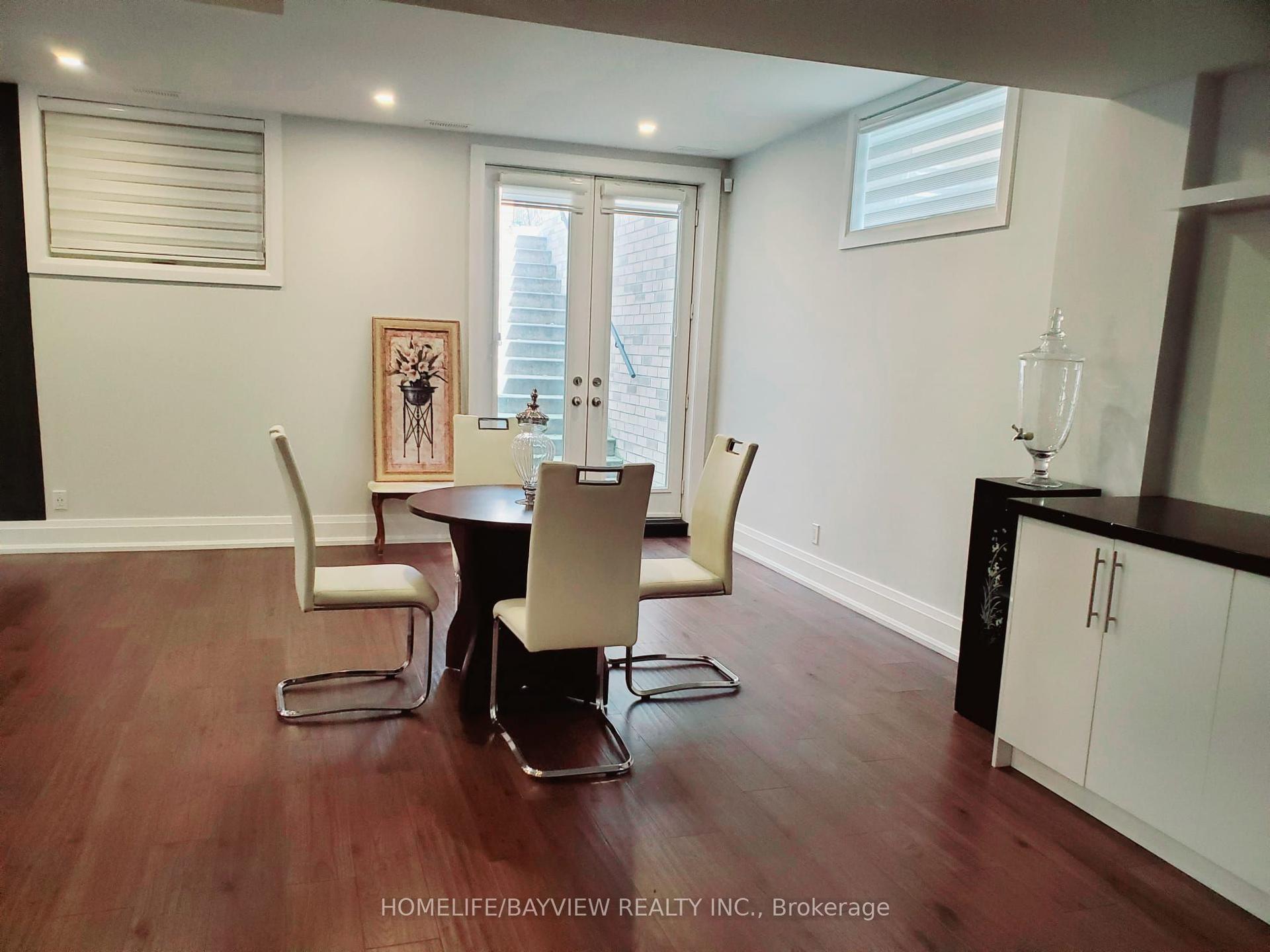 11 walnut Crescent — photo 1