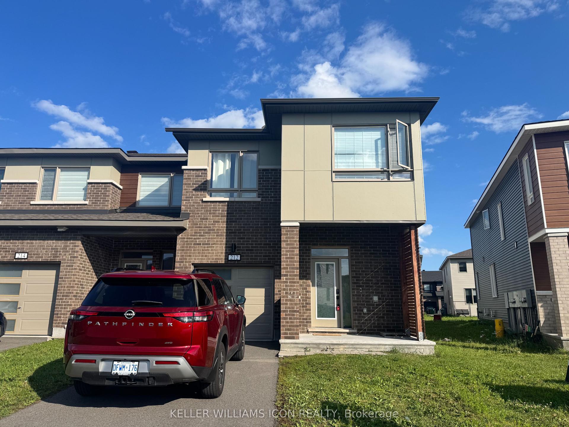 212 Ormiston Crescent, Barrhaven — Townhouse for lease, photo 1