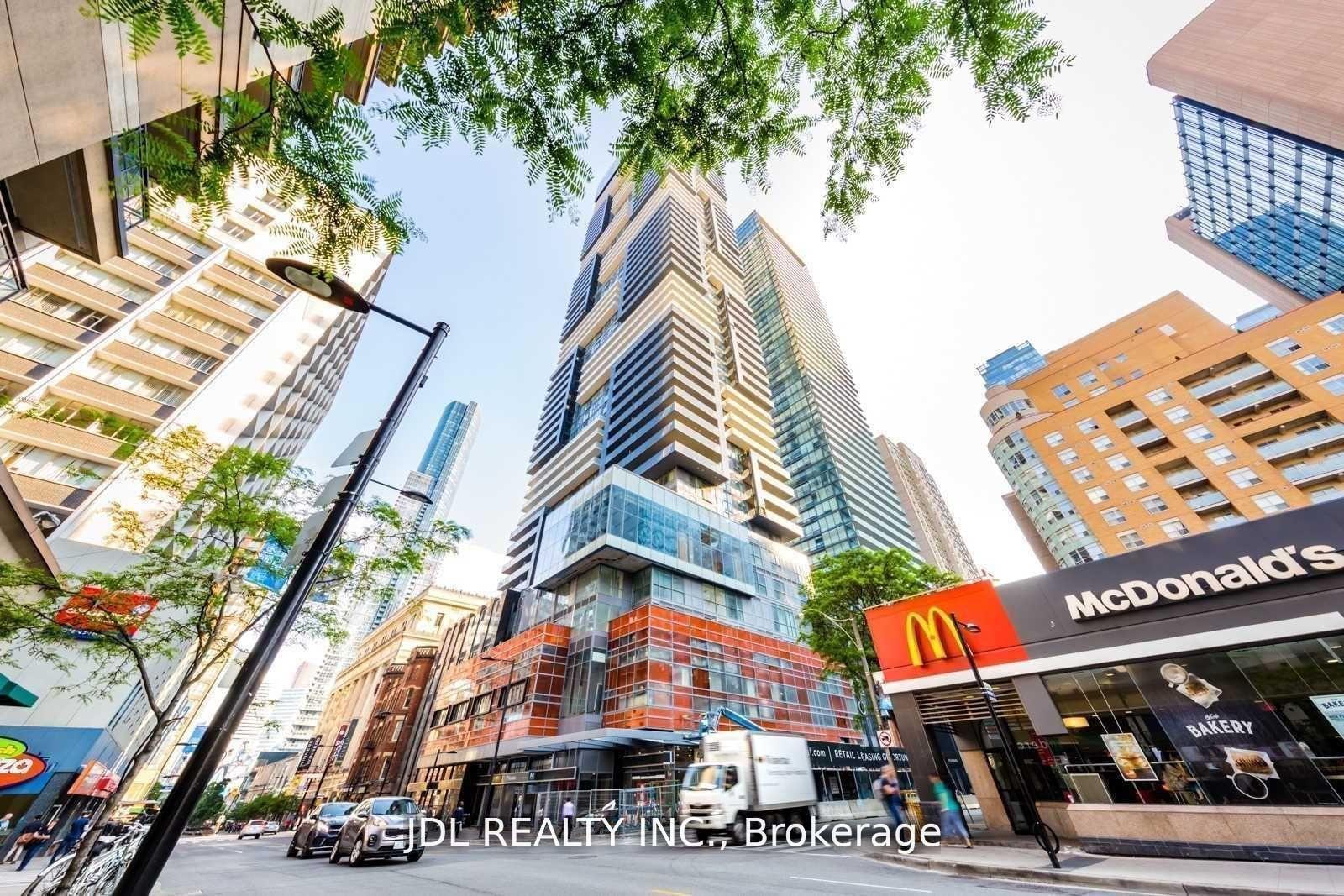 7 Grenville Street 1007 #1007, Toronto — Condo for lease, photo 1