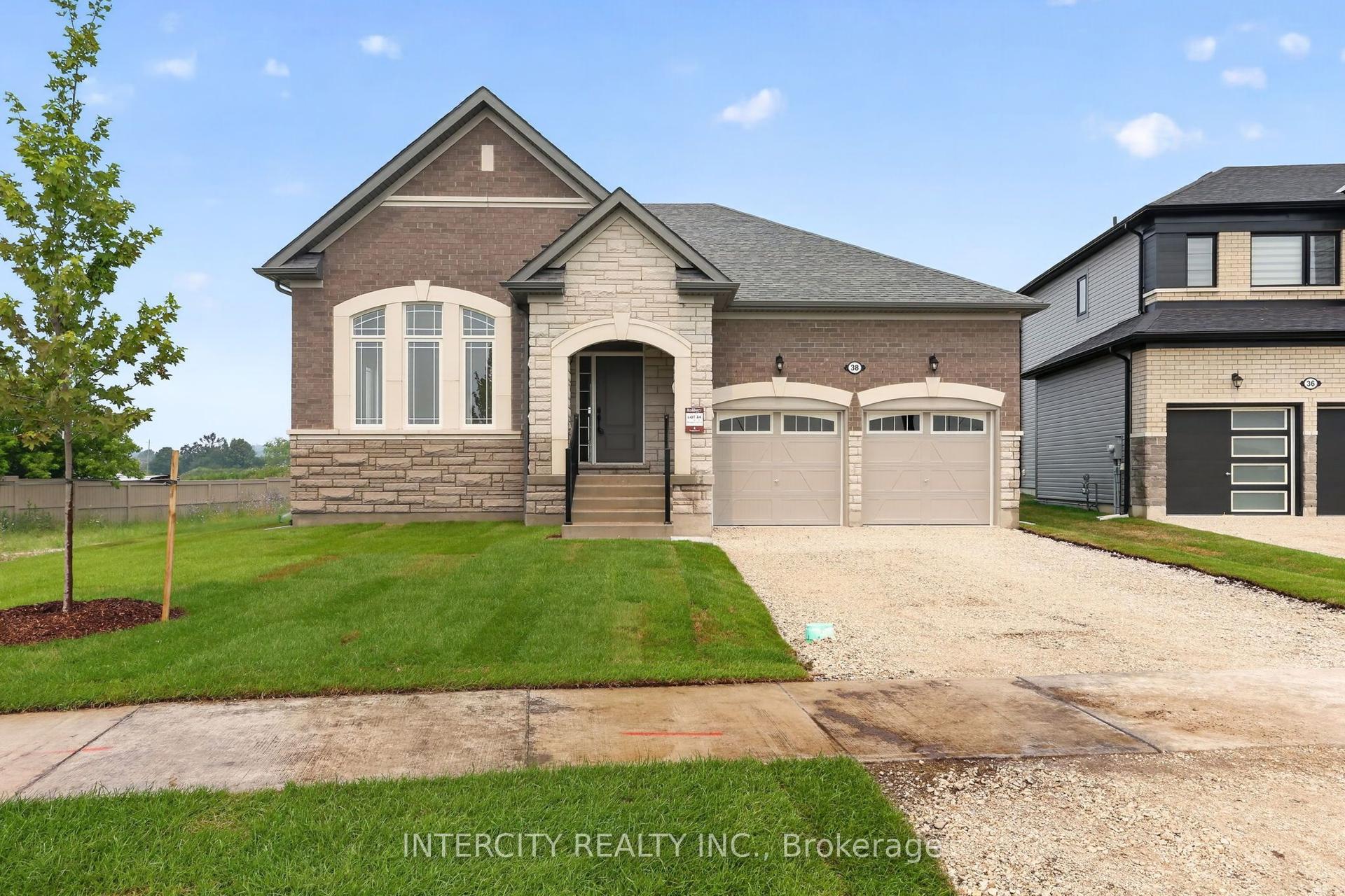 38 Legacy Circle, Wasaga Beach — Detached for sale, photo 1