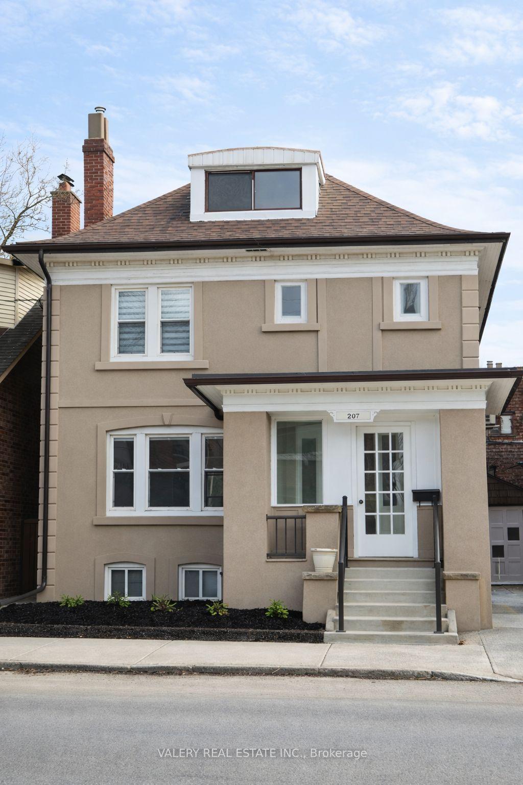 207 Oakwood Avenue, Toronto — Detached for lease, photo 1