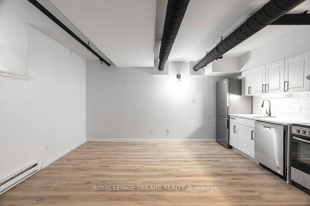 330 Clarence Street B2 #B2 — photo 1