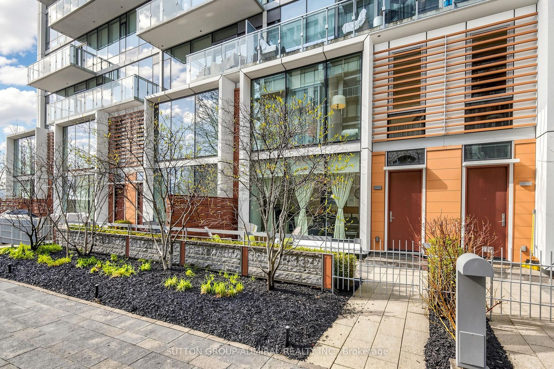 39 Queens Quay E TH115 #TH115 — photo 1