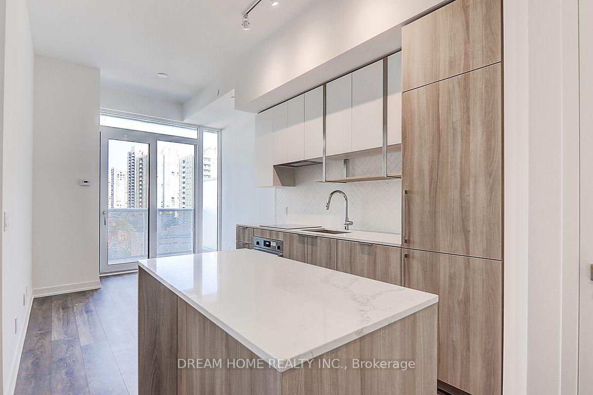 15 Holmes Avenue 806 #806 — photo 1