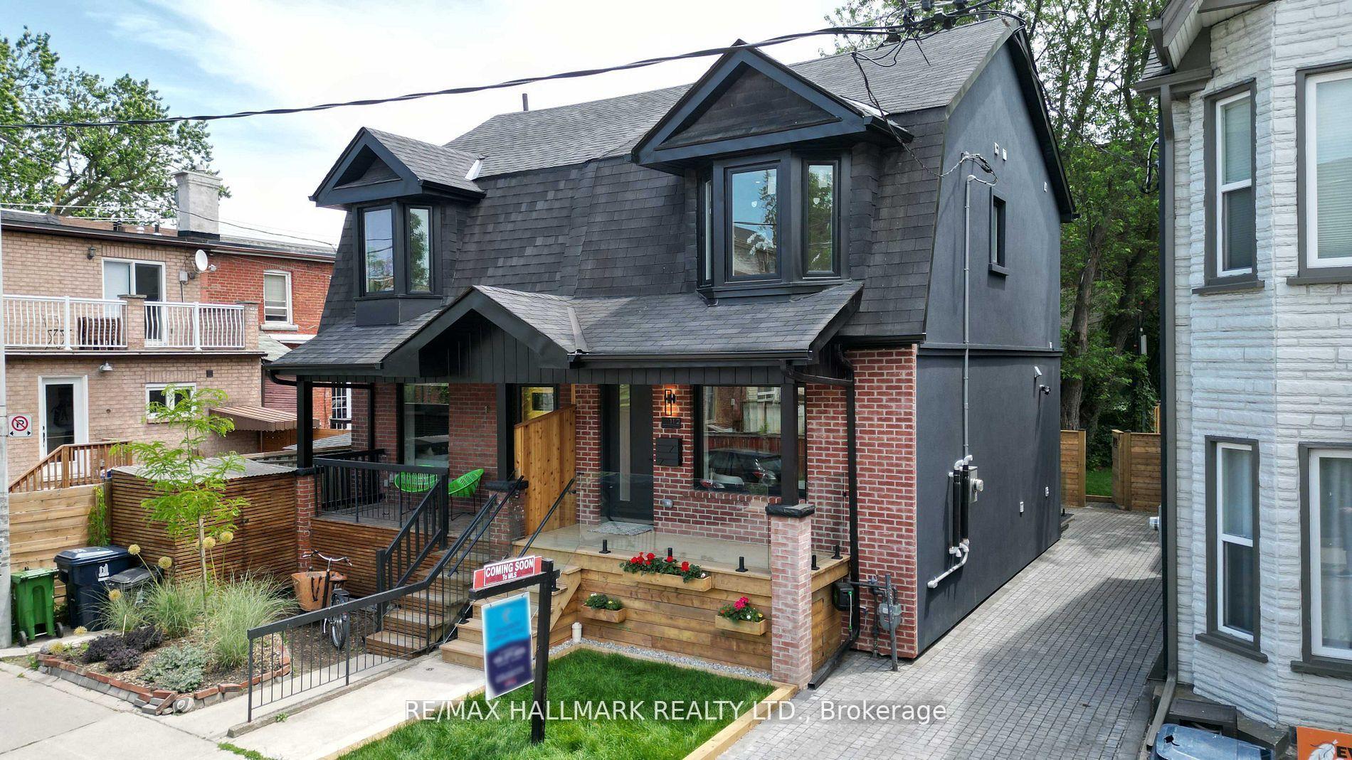 1 1/2 Delaney Crescent, Toronto — Semi-Detached for lease, photo 1