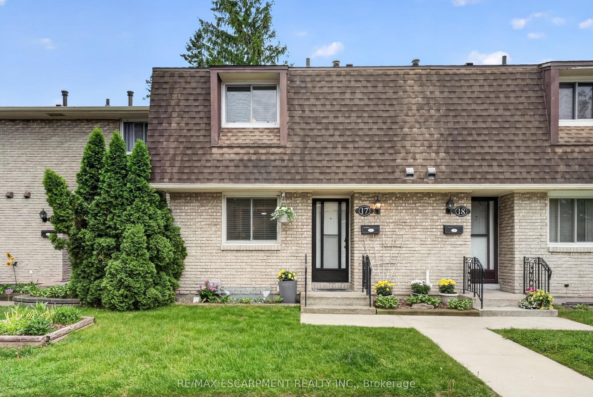 50 Lakeshore Road 17 #17 — photo 1