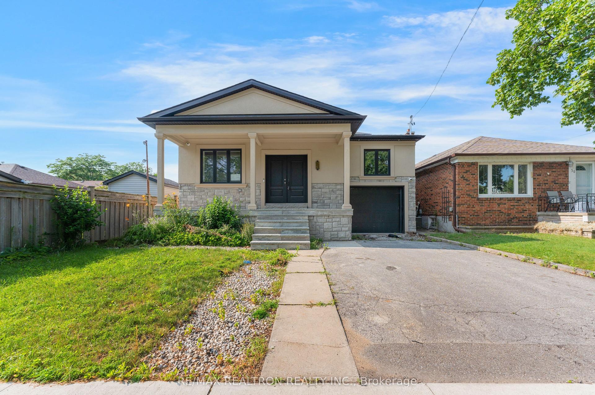 32 Bradfield Avenue W, Toronto — Detached for sale, photo 1