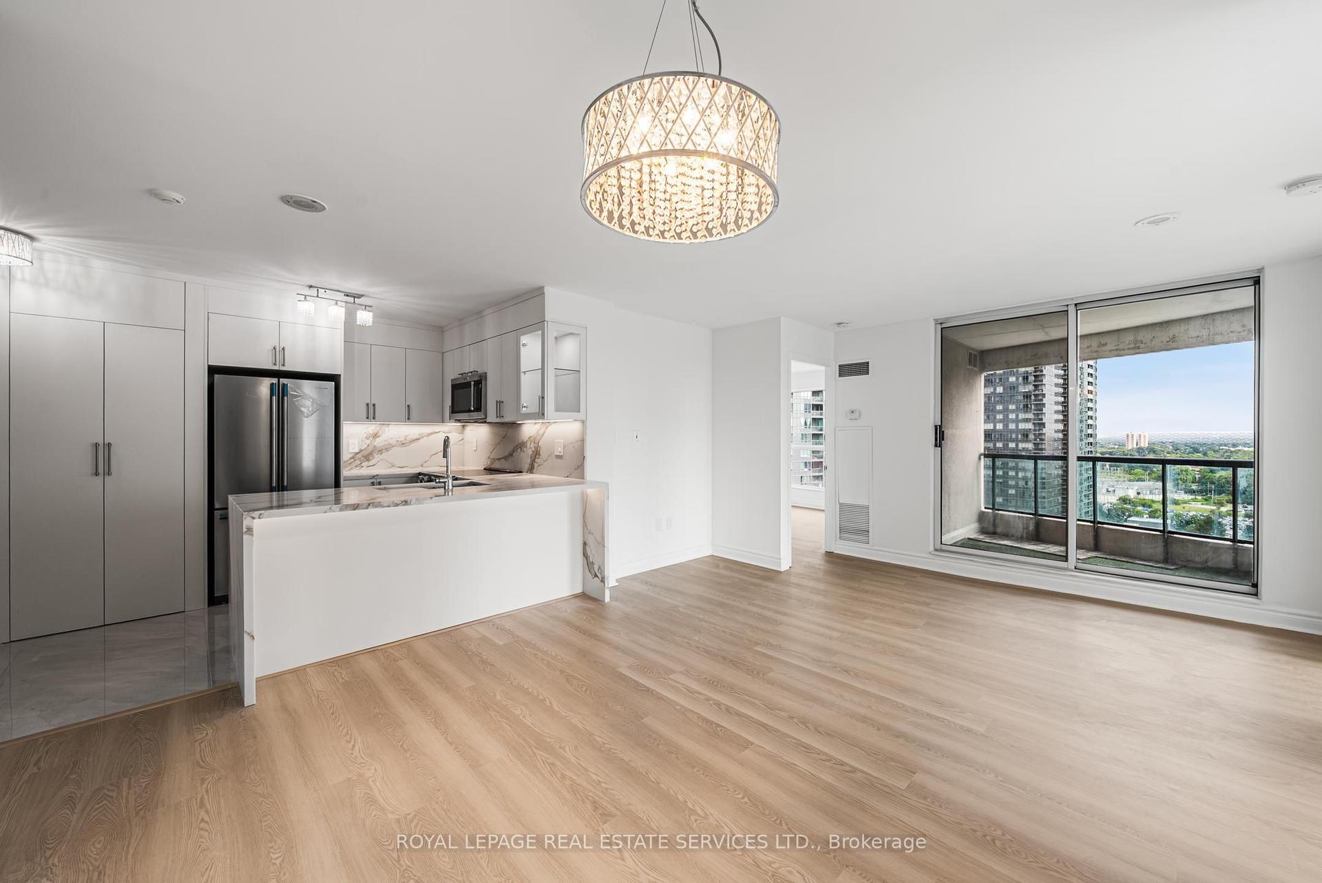 7 Lorraine Drive, Toronto — Condo for lease, photo 1