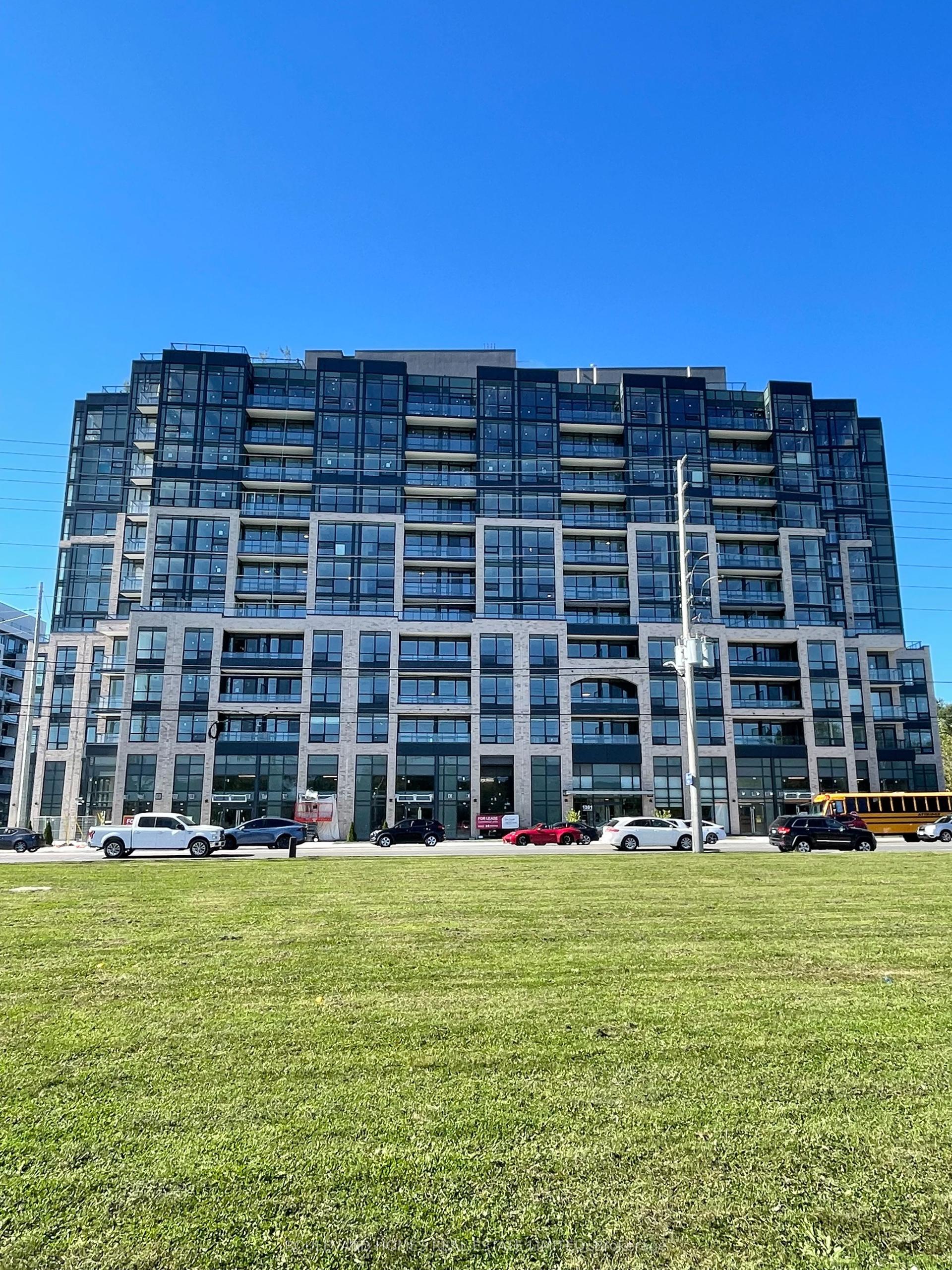 1381 Lakeshore Road E 231 #231, Mississauga — Condo for lease, photo 1