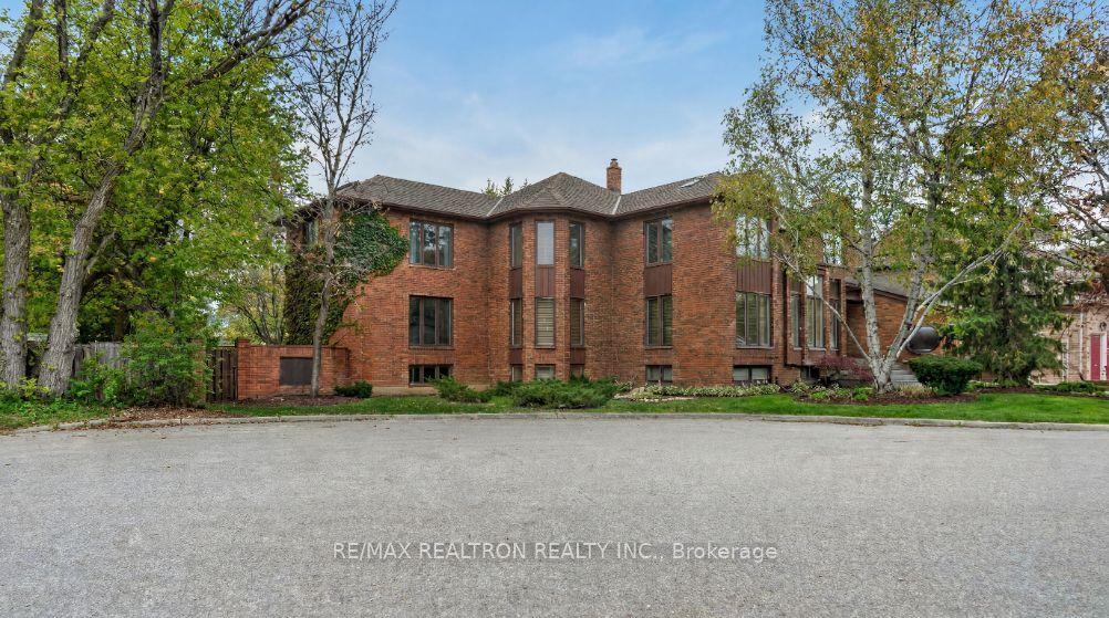 15 Sunforest Court, Toronto — Detached for sale, photo 1