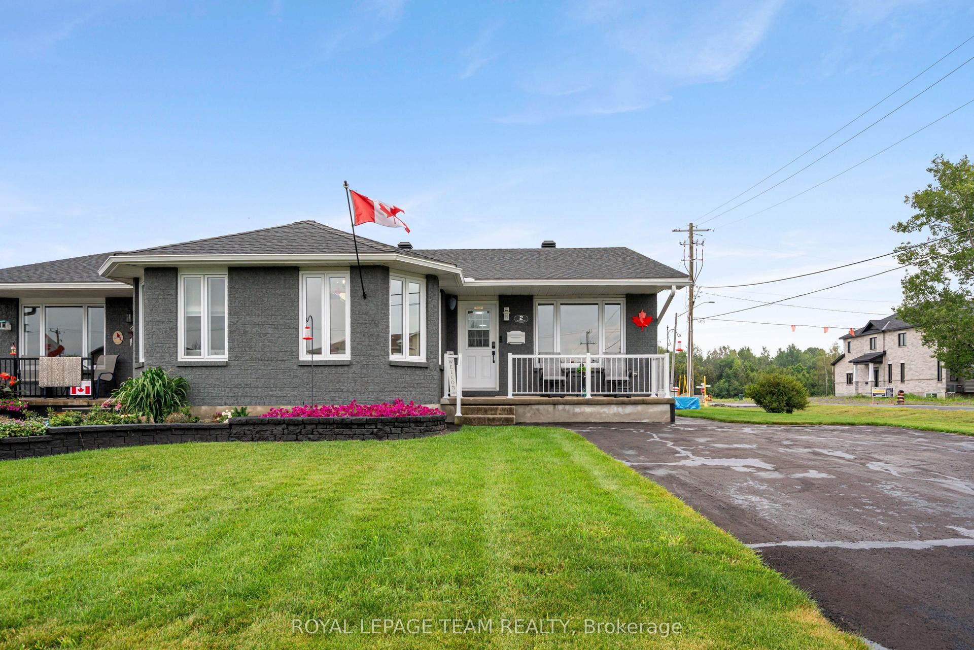 2 Billings Avenue W, South Dundas — Semi-Detached for sale, photo 1