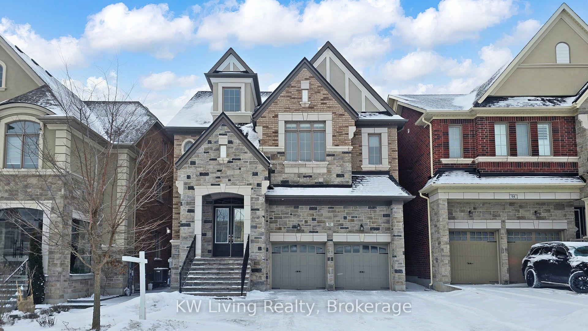 92 Giardina Crescent S — photo 1
