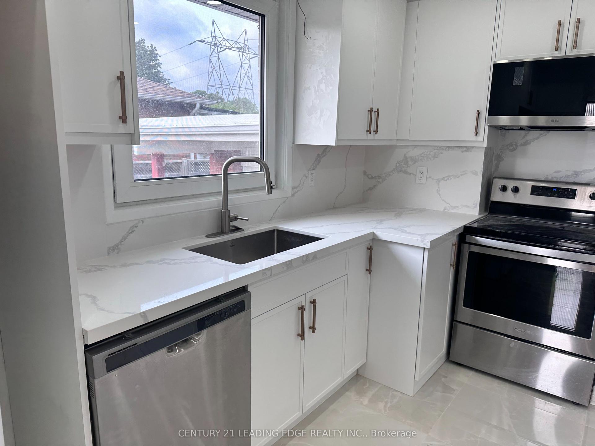 11 White Abbey Park Main Fl #Main Fl, Toronto — Detached for lease, photo 1