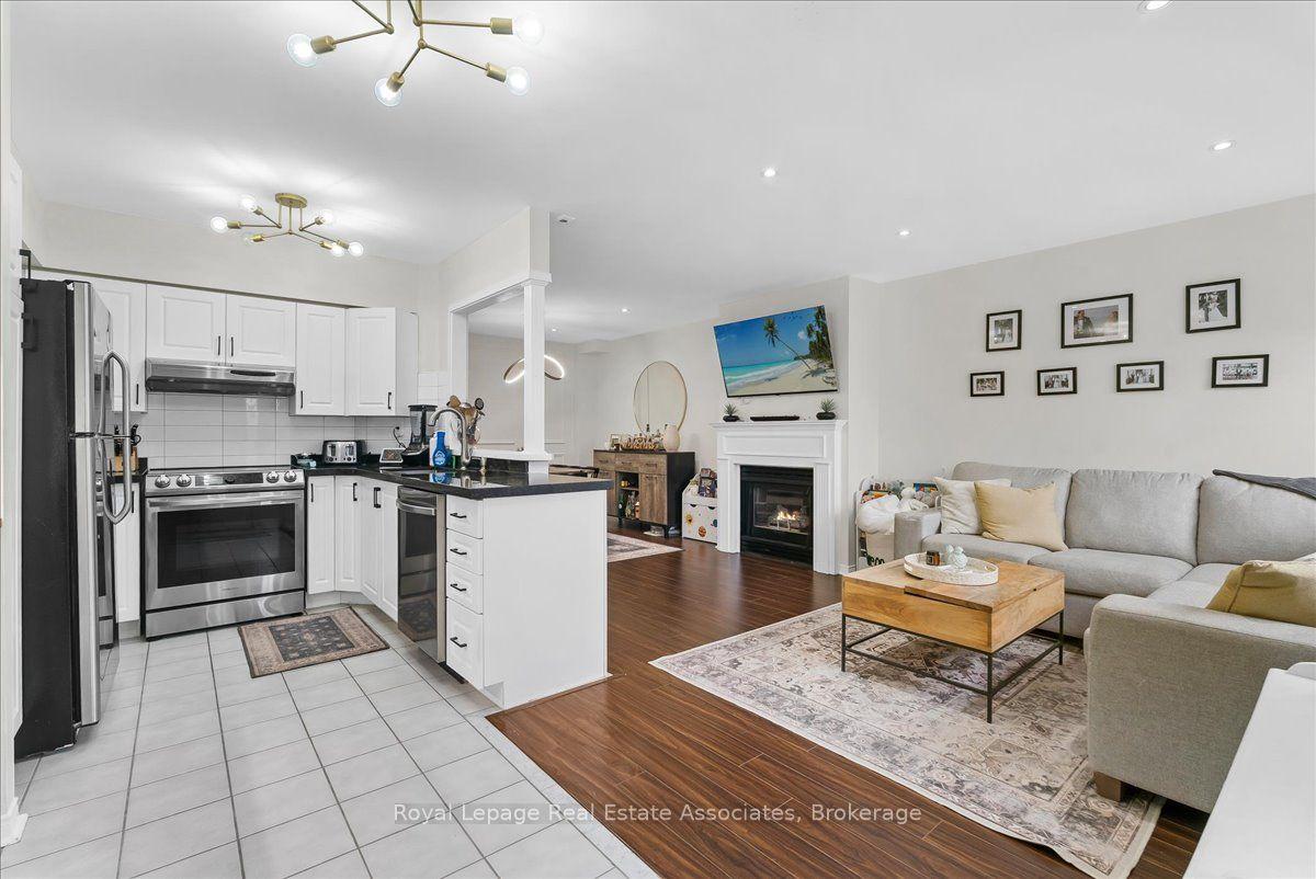 1241 Parkwest Place 5 #5, Mississauga — Condo Town for sale, photo 1