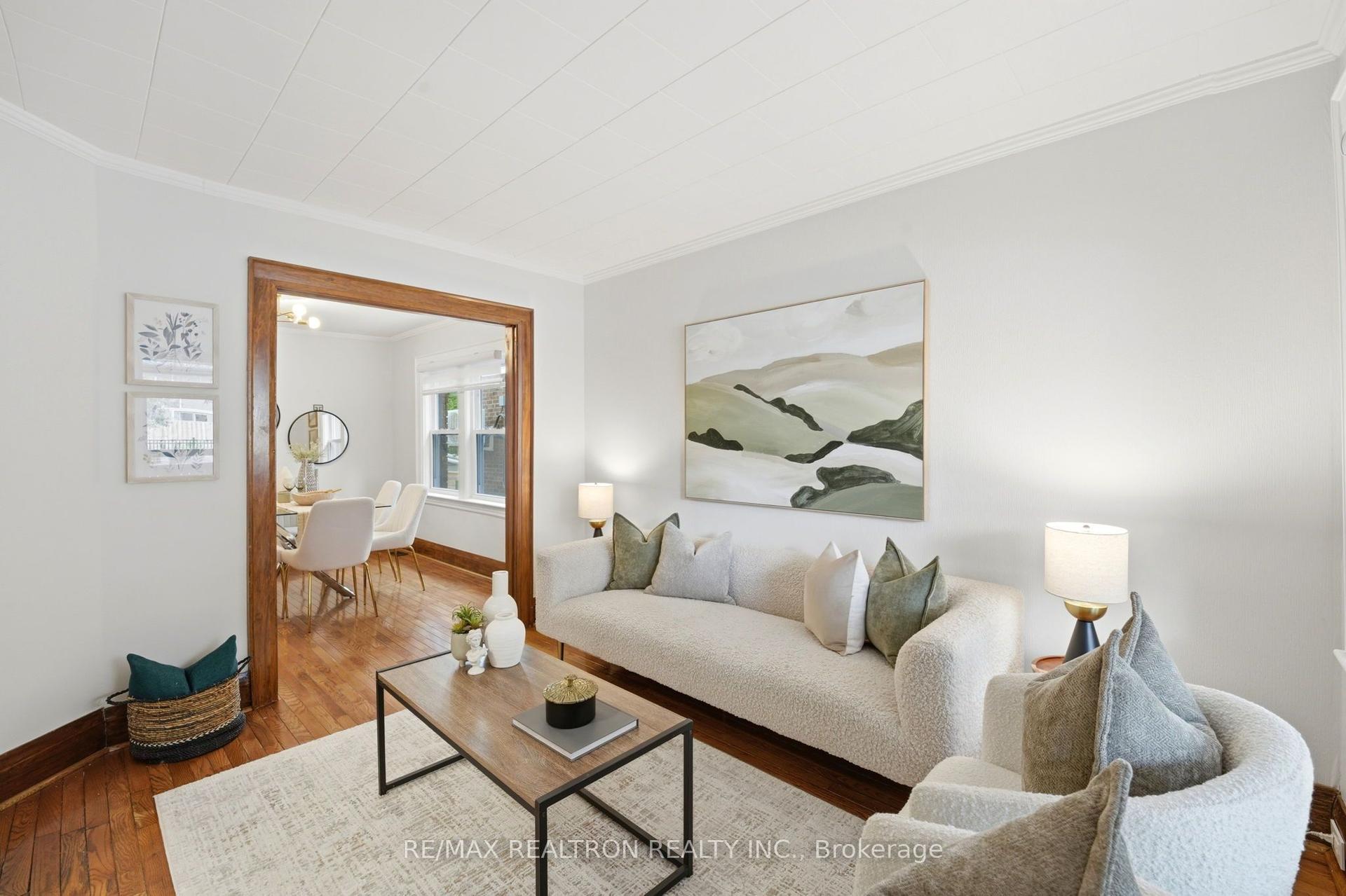 1056 Woodbine Avenue W, Toronto — Semi-Detached for sale, photo 1
