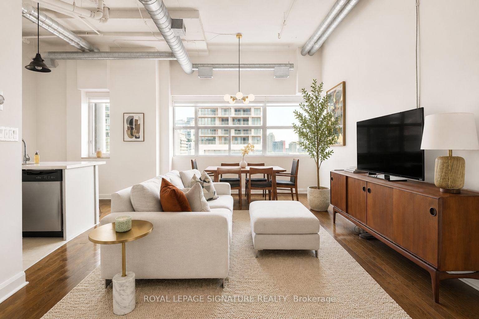 700 King Street W 513 #513 — photo 1