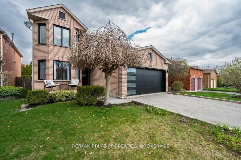 284 Lancrest Street — photo 1