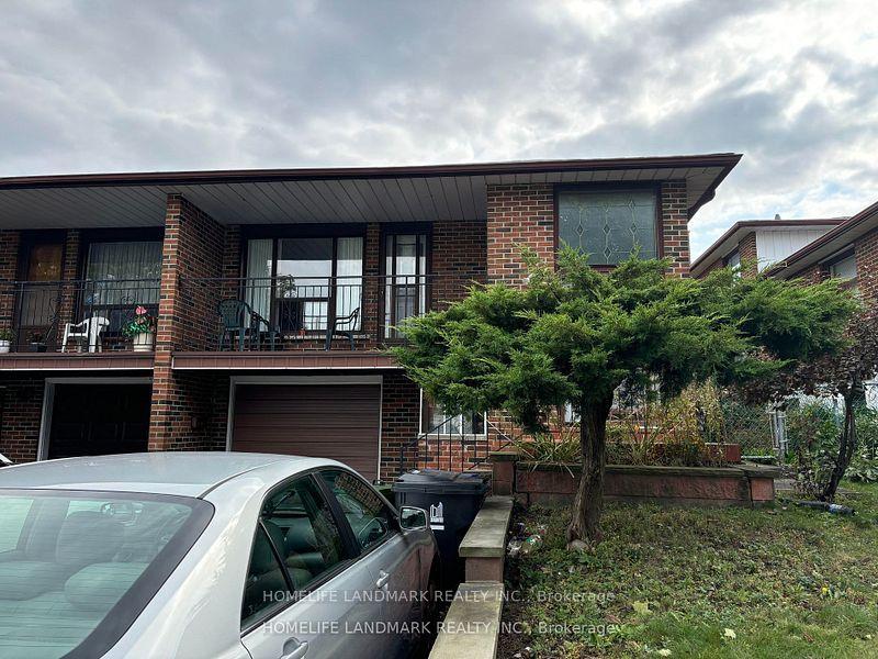 31 Pawnee Avenue UPPER #UPPER, Toronto — Semi-Detached for lease, photo 1