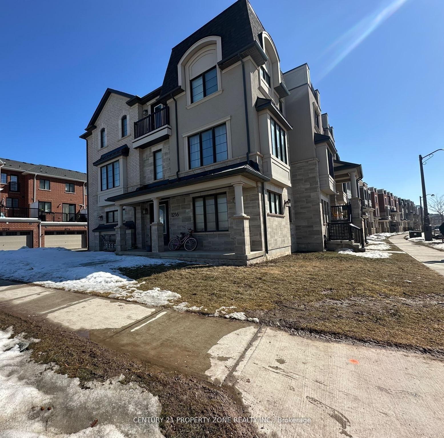 1216 Wheat Boom Drive, Oakville — Townhouse for sale, photo 1