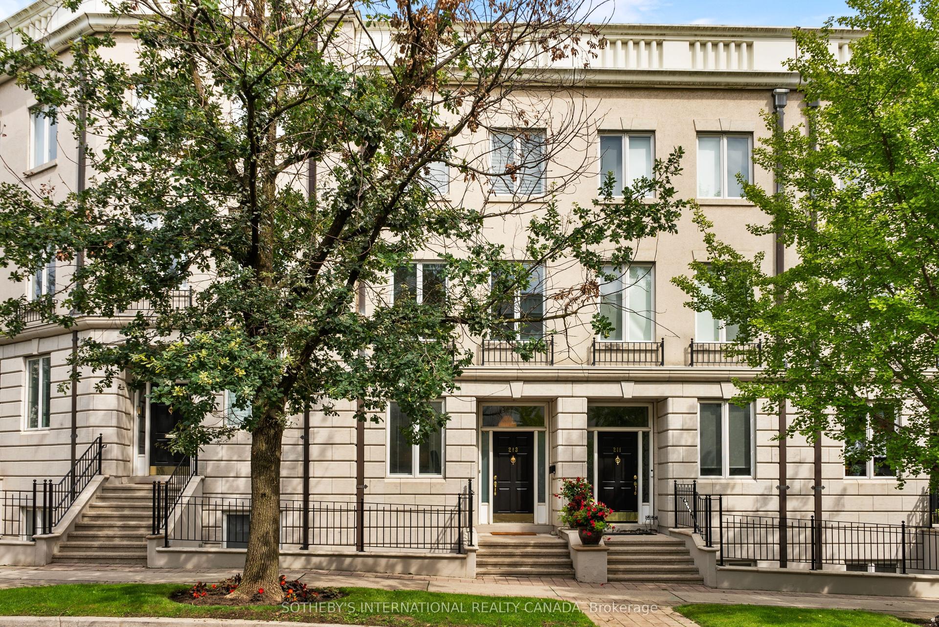 213 Walmer Road, Toronto — Townhouse for sale, photo 1