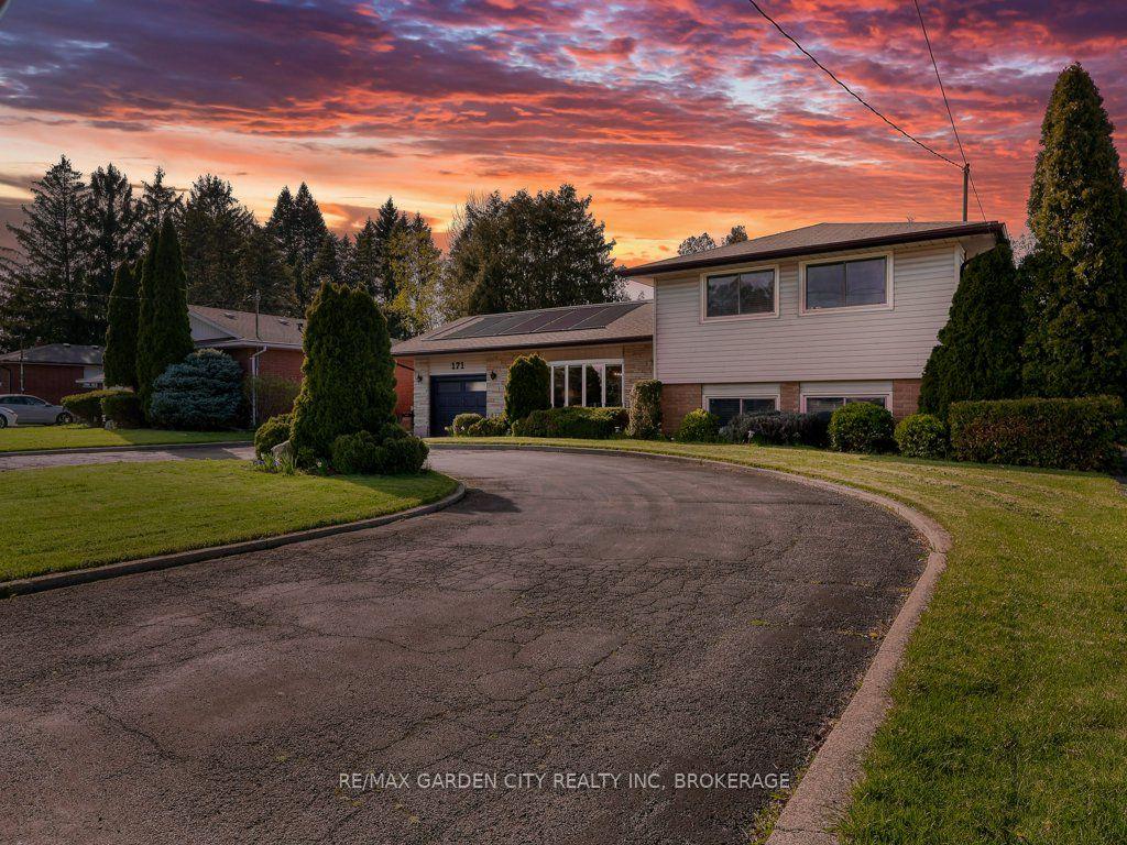 171 Lakeshore Road — photo 1