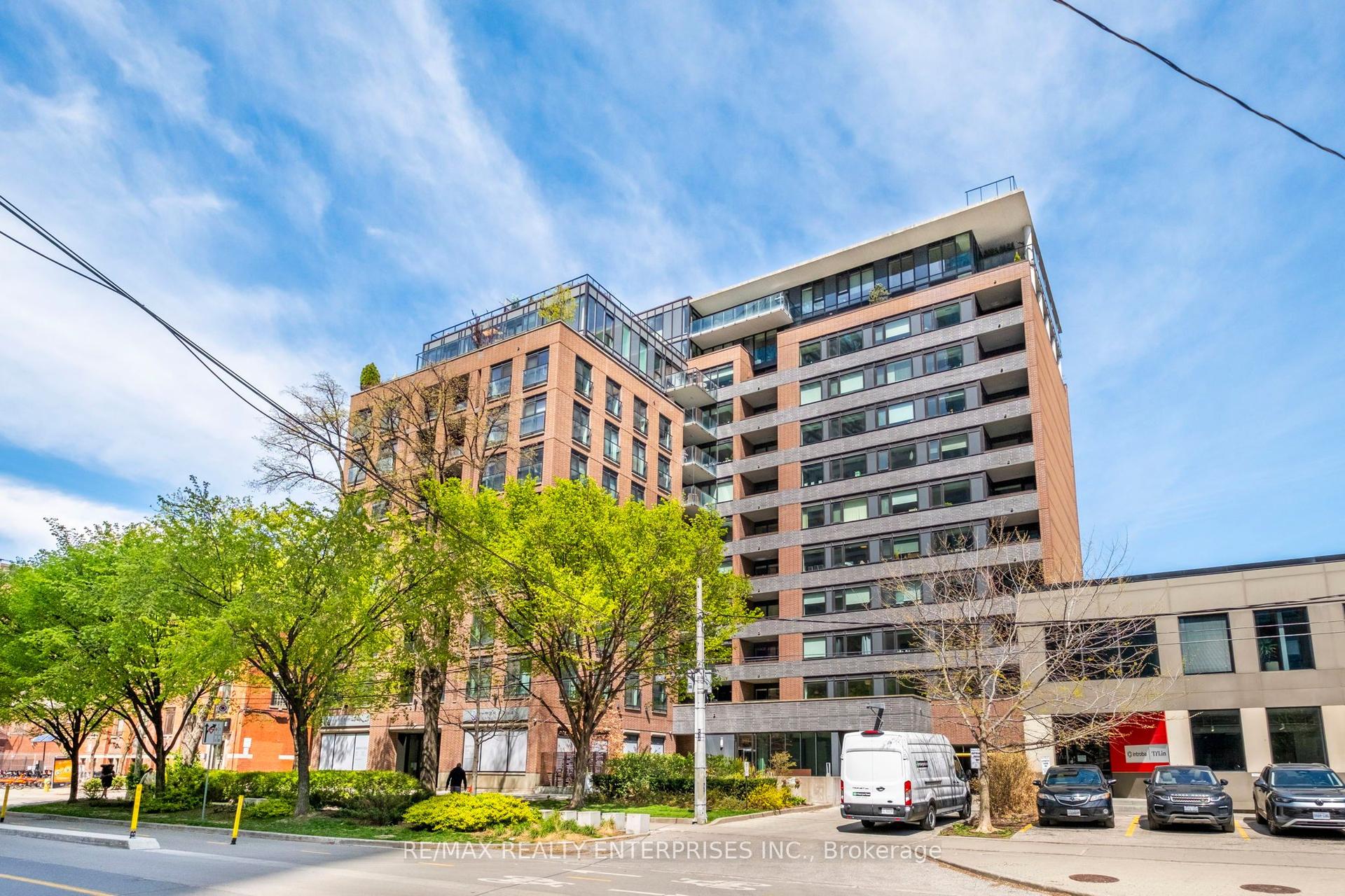 400 Wellington Street W 605 #605 — photo 1