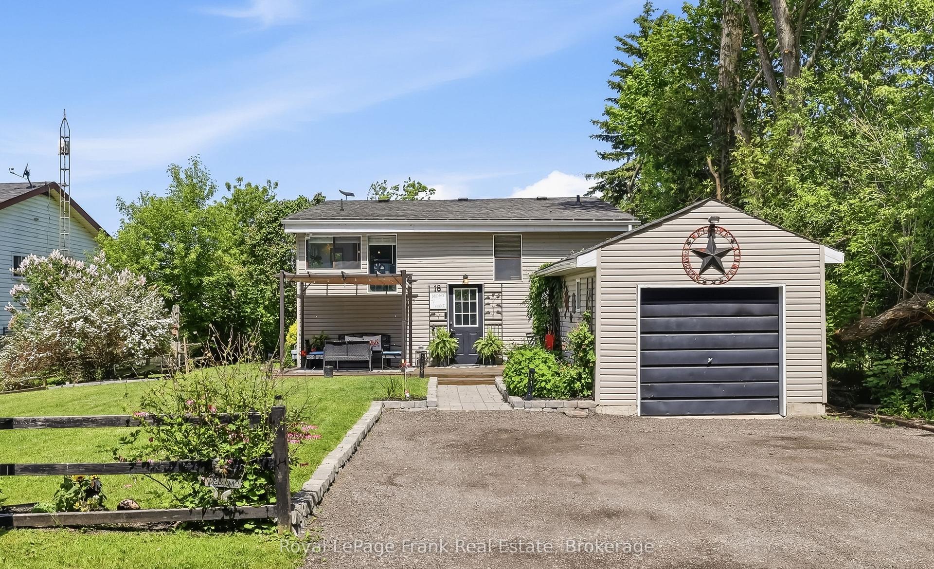 18 Armstrong Avenue — photo 1