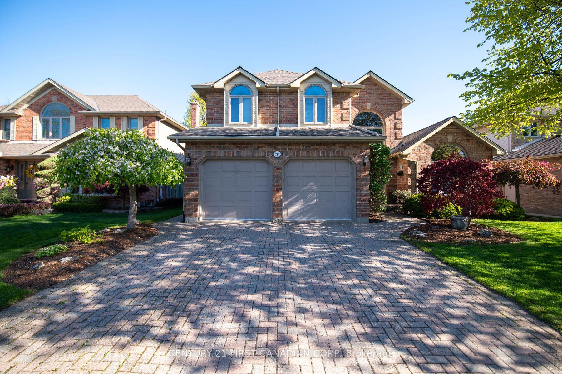 244 Ensign Crescent — photo 1