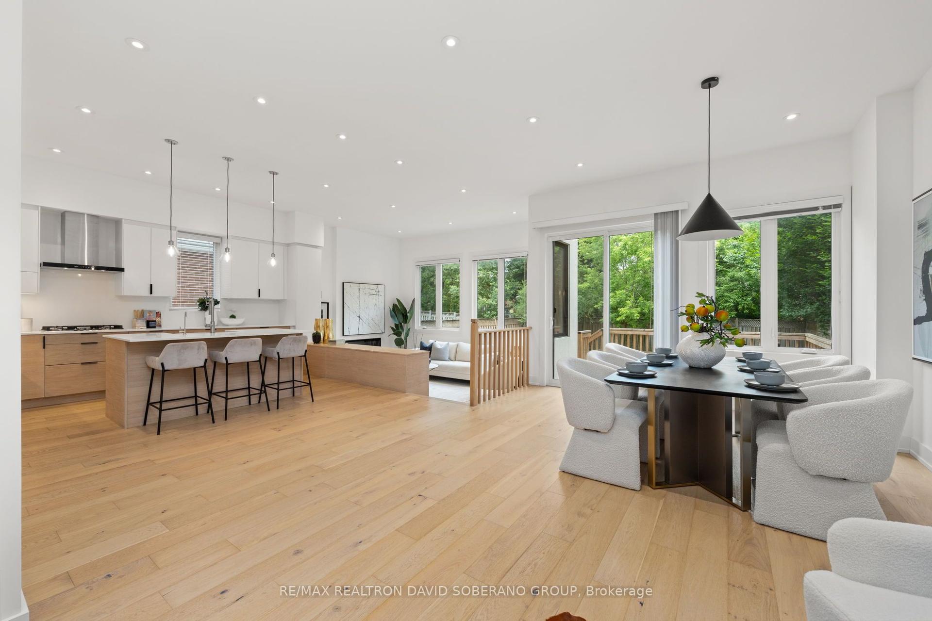11 Barclay Road, Toronto — Detached for sale, photo 1