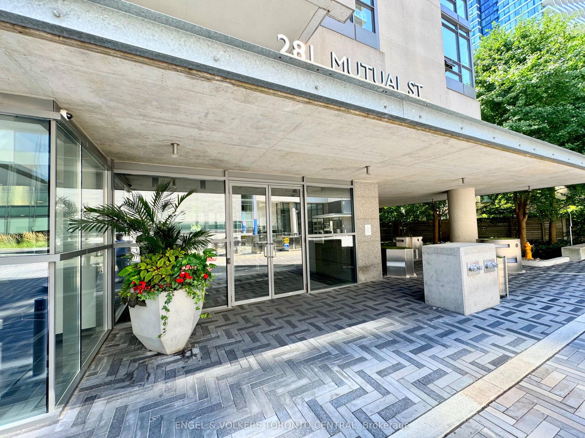 281 Mutual Street 306 #306, Toronto — Condo for lease, photo 1