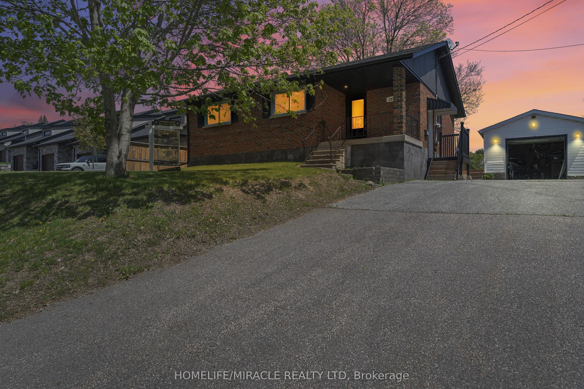 207 Baker Street — photo 1