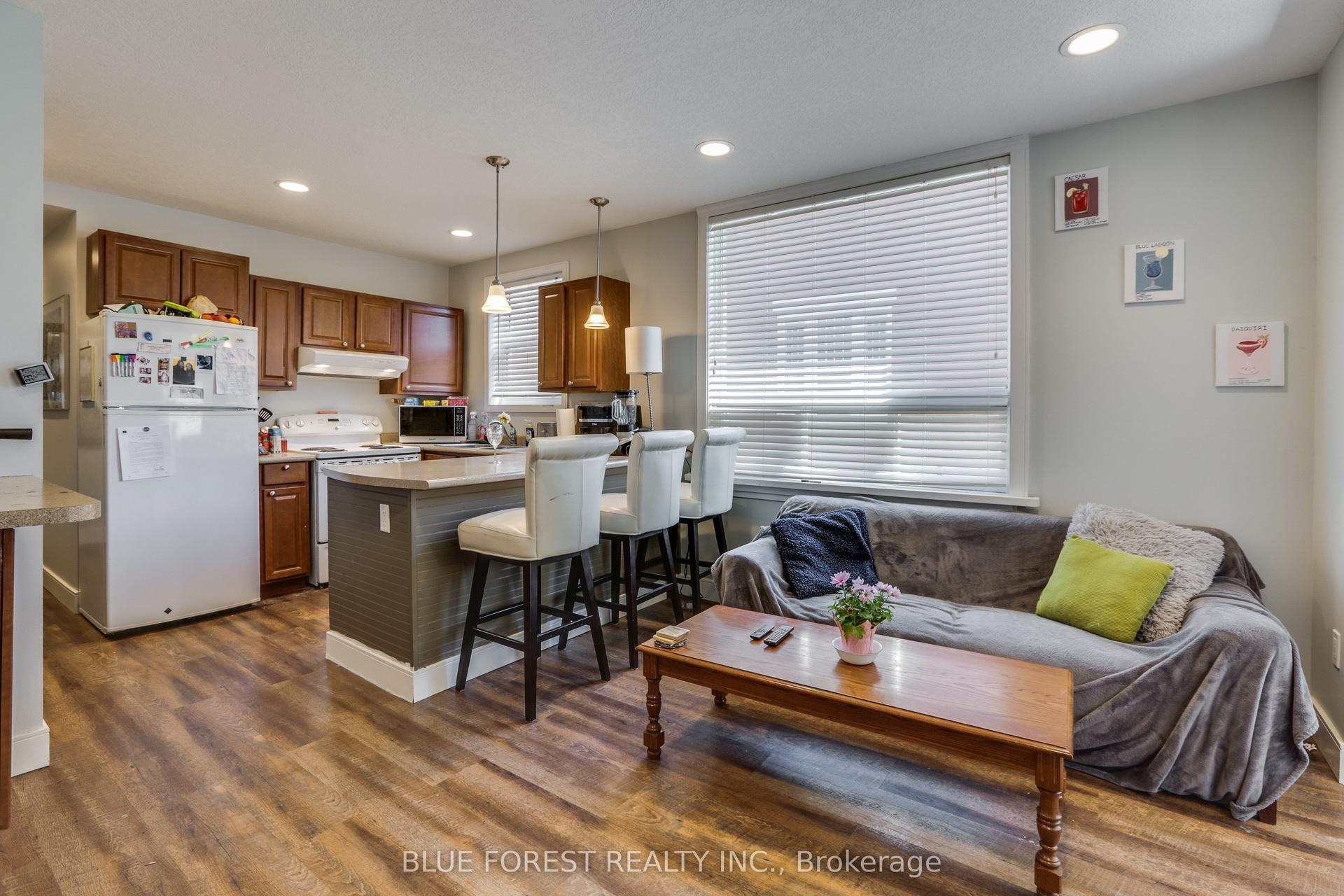 17 McDonald Avenue — photo 1