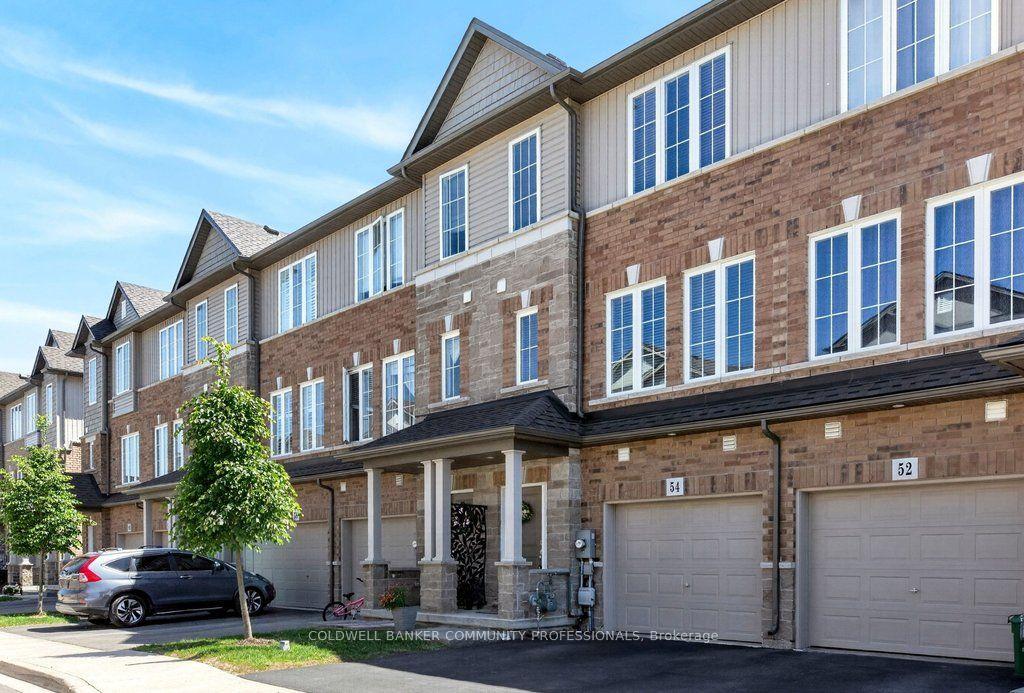 54 Aquarius Crescent — photo 1