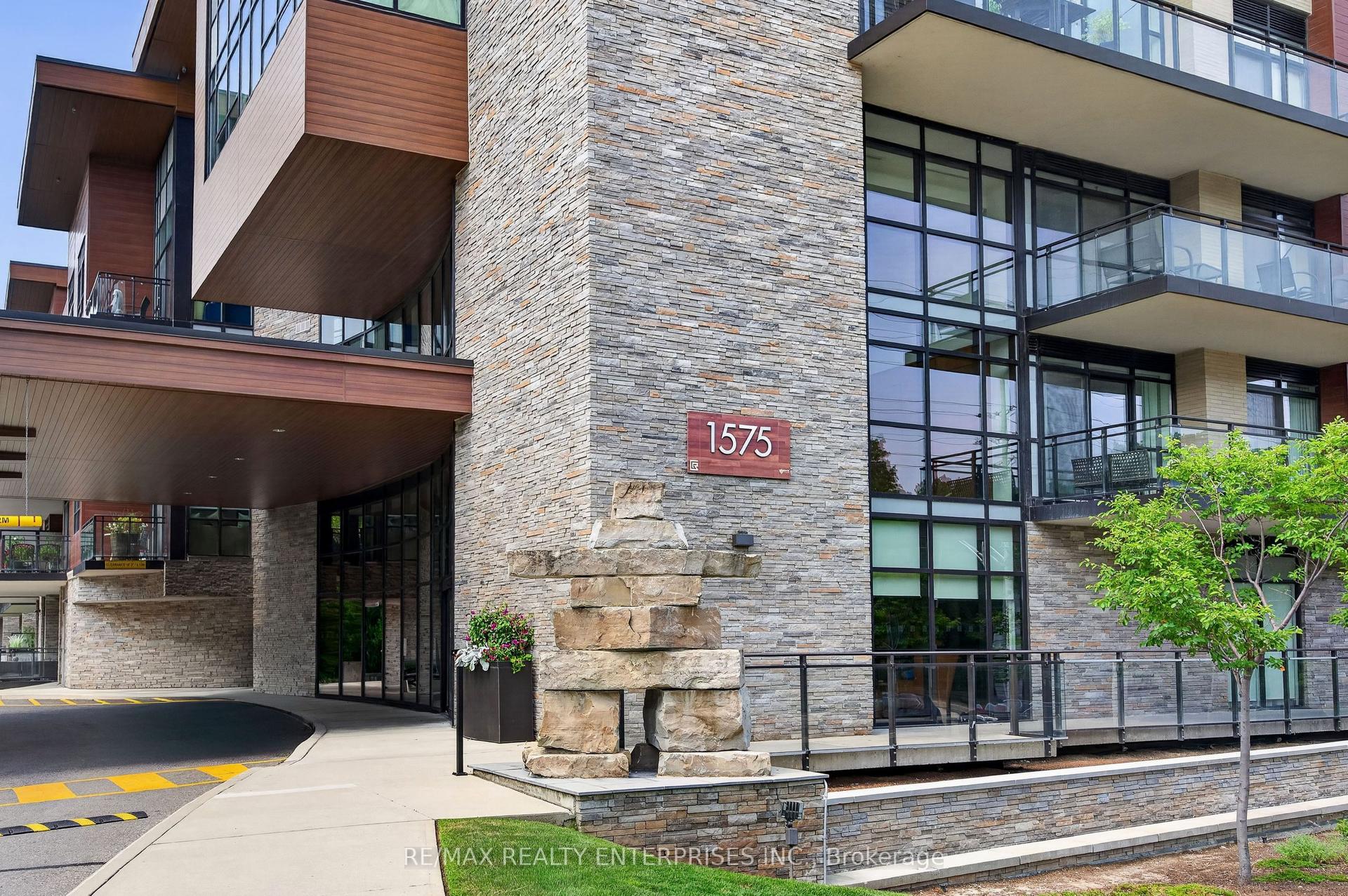 1575 Lakeshore Road W 340 #340, Mississauga — Condo for lease, photo 1