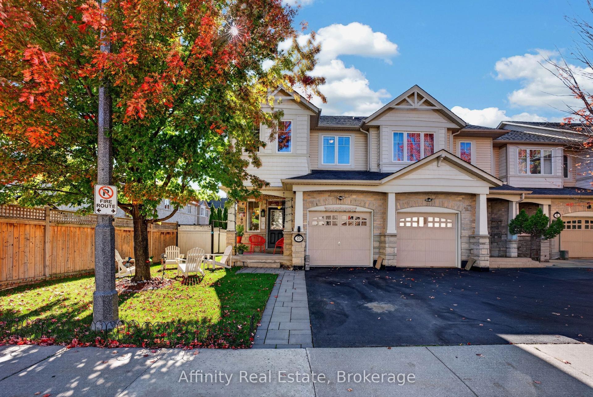 10 Maplerun Street, Caledon — Townhouse for sale, photo 1