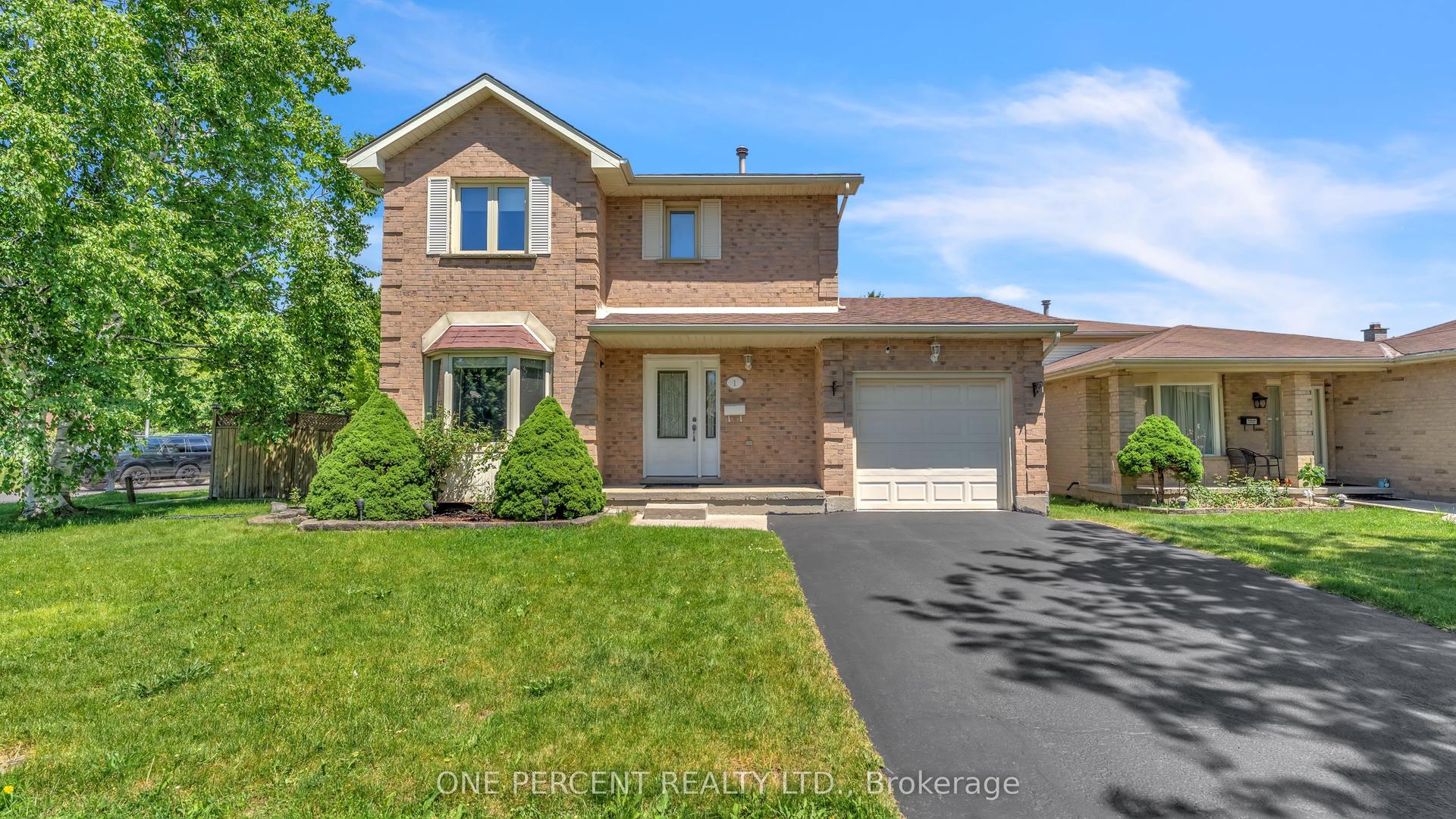 1 CHESWICK Circle, London South — Detached for sale, photo 1