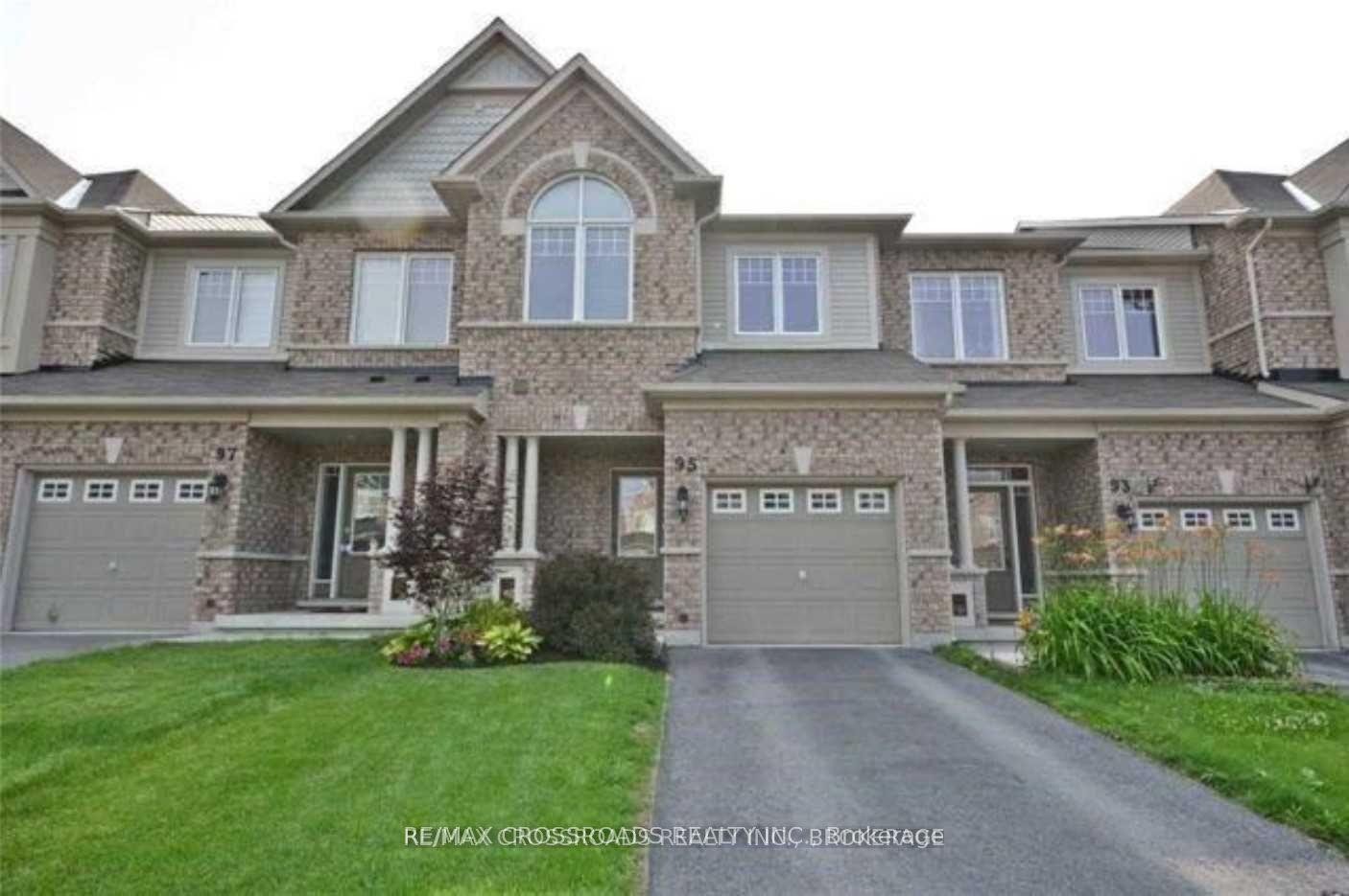 95 Thatcher Crescent, Newmarket — Townhouse for sale, photo 1