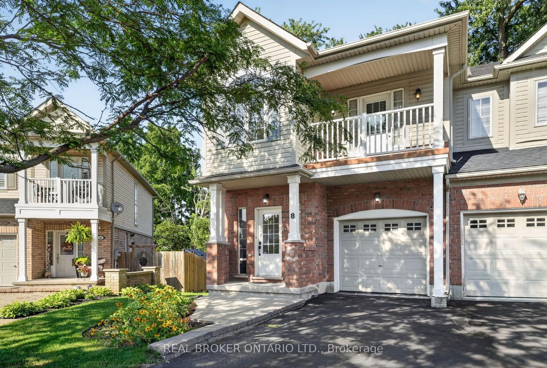 8 Chloe Street, St. Catharines — Townhouse for sale, photo 1