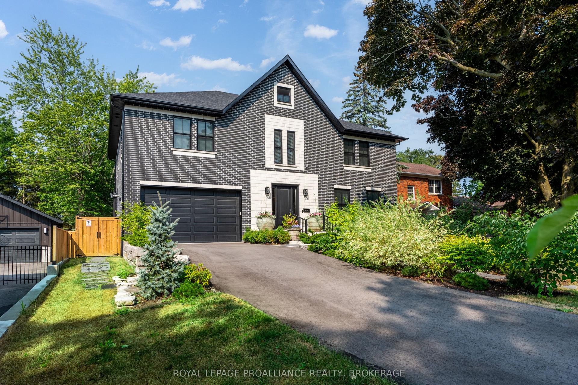 124 Churchill Crescent, Kingston — Detached for sale, photo 1